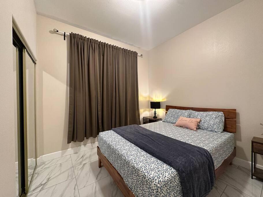 Вілла New Renovated House In Little Saigon Midway City Екстер'єр фото