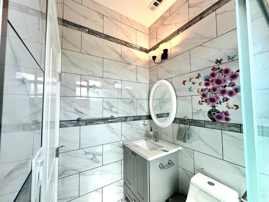 Вілла New Renovated House In Little Saigon Midway City Екстер'єр фото